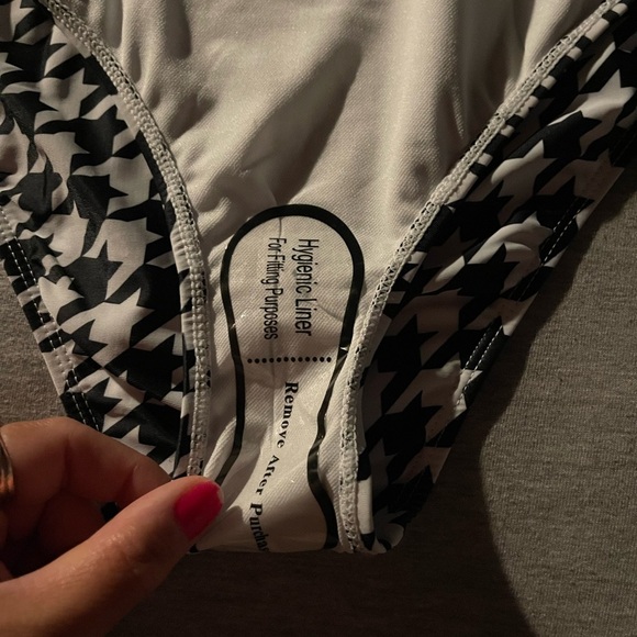 Houndstooth Black and White Women's Swim Set - Picture 8 of 9